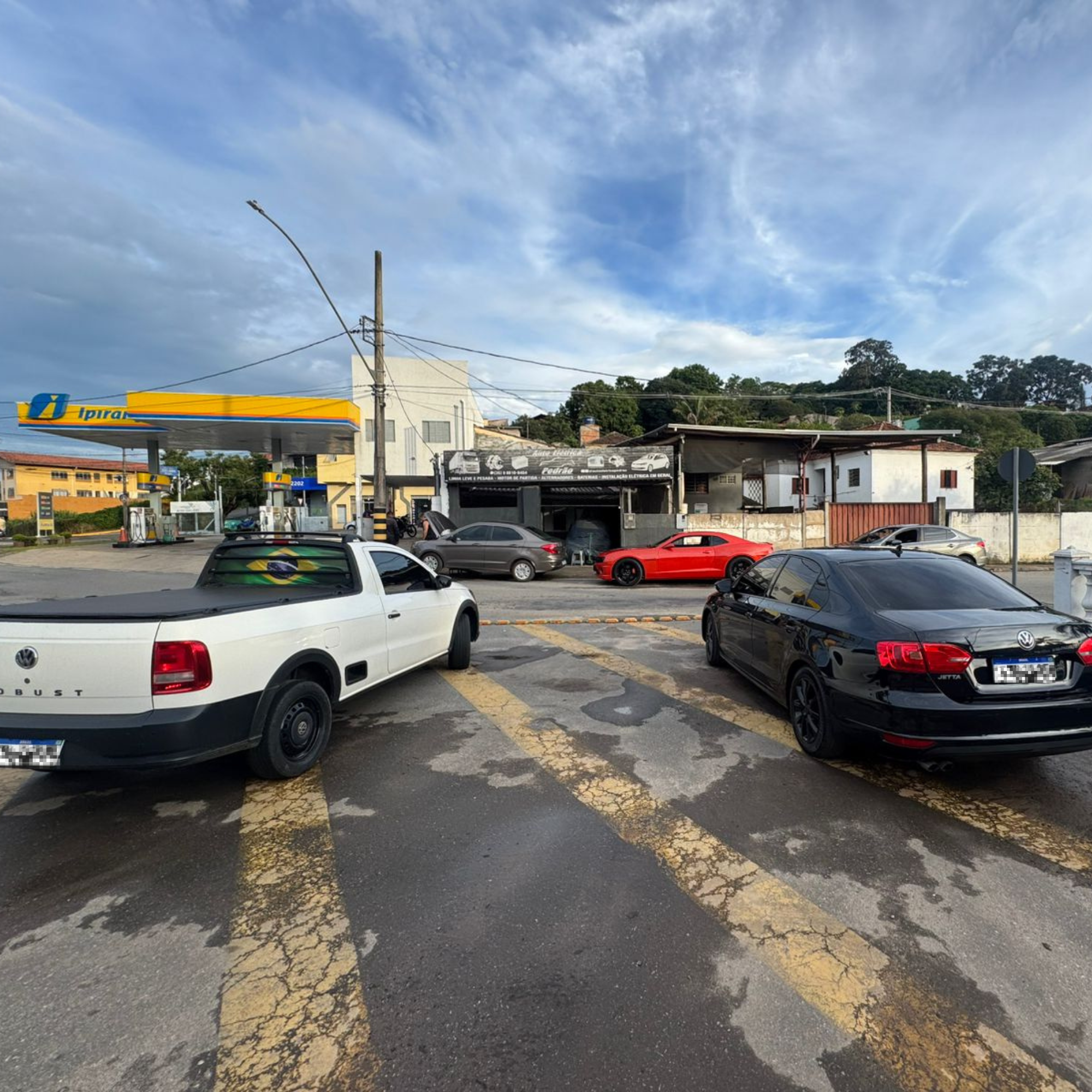 Fachada Auto Elétrica Pedrão – oficina e rua em Caxambu